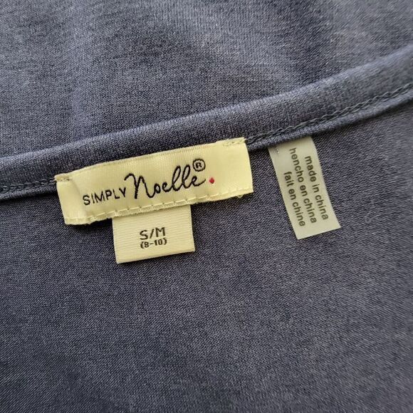 Simply Noelle Crew Neck Long Sleeve Snap Detail Knit Tunic - Picture 3 of 11